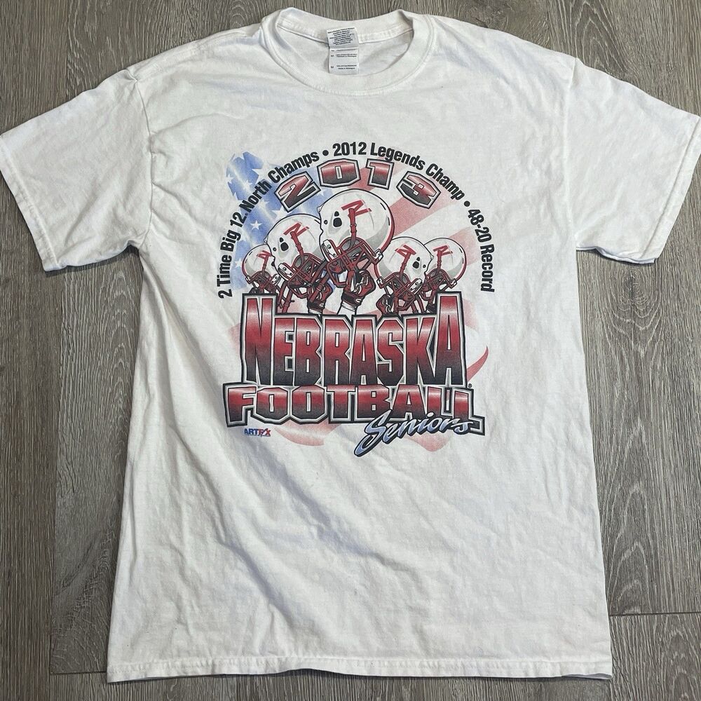 Nebraska Cornhuskers 2012-2013 Football Seniors T Shirt Size Medium Autographed